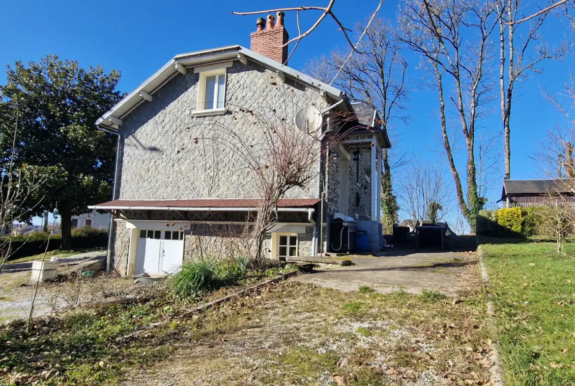 Maison en Pierre avec Parc de 3000 m² à Lubersac 