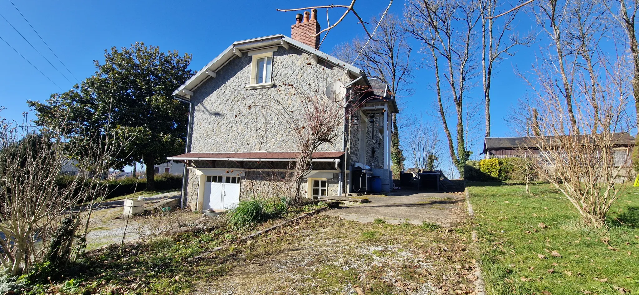 Maison en Pierre avec Parc de 3000 m² à Lubersac 