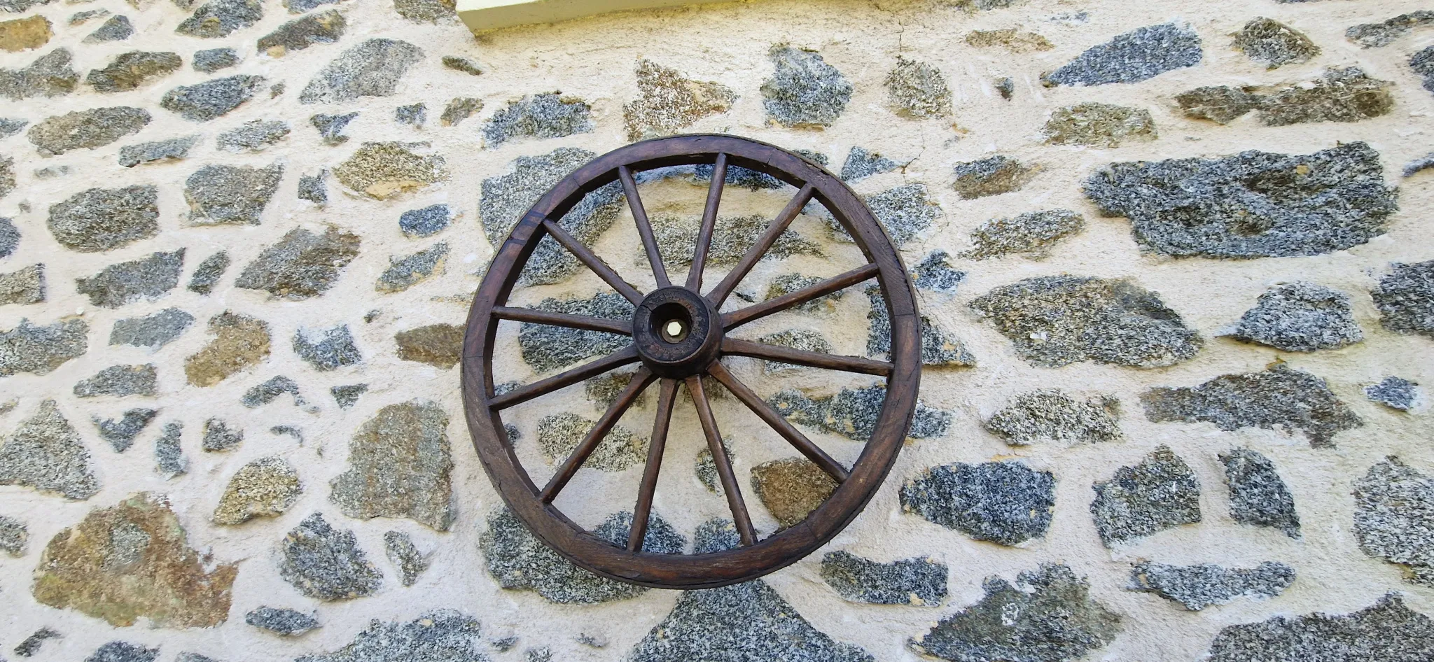 Maison en Pierre avec Parc de 3000 m² à Lubersac 