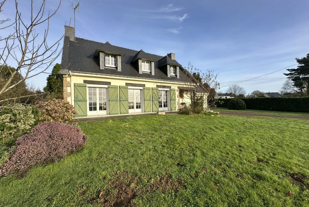 Maison de Bourg à La Chapelle Neuve avec Potentiel de Division 