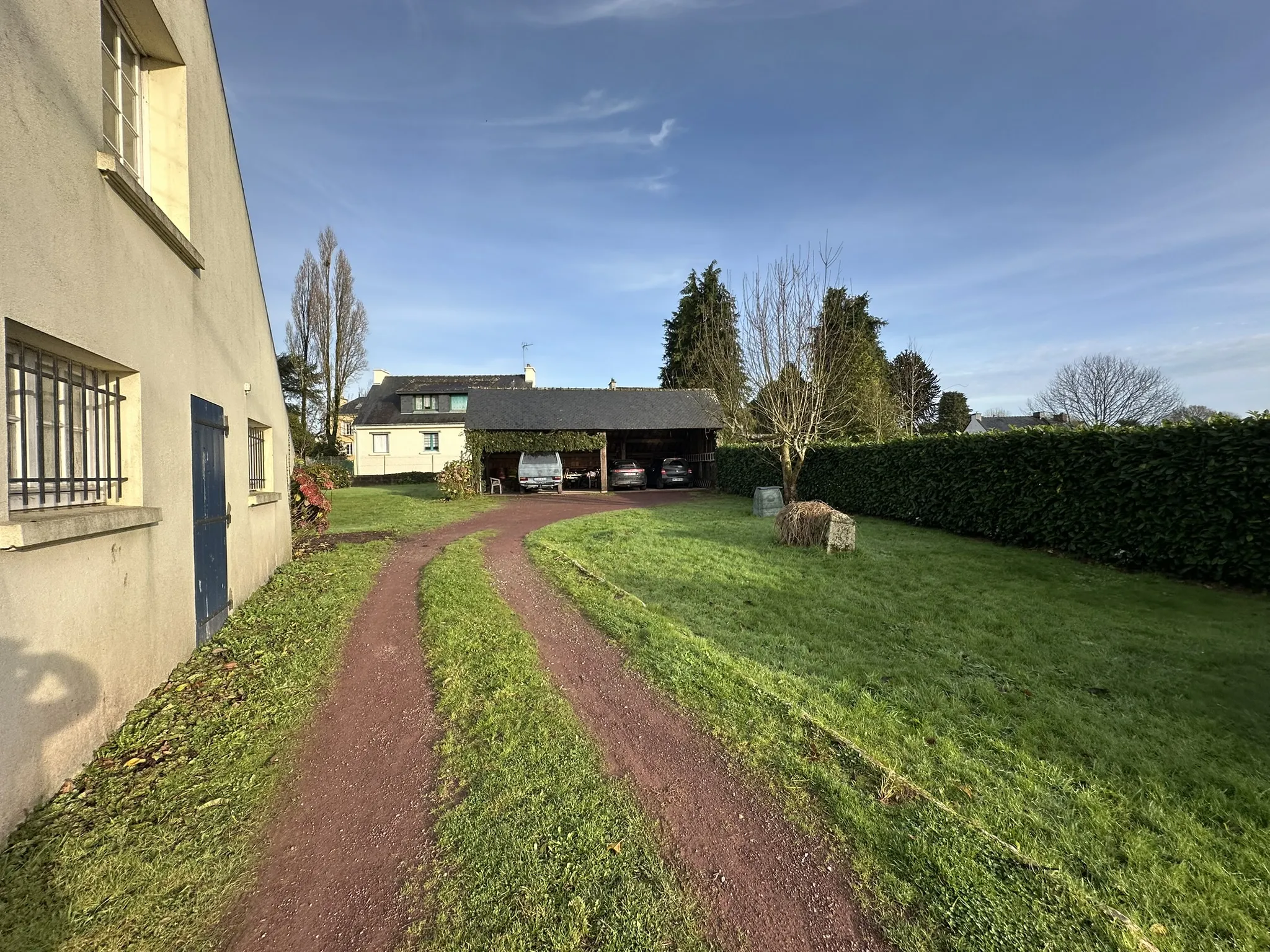 Maison de Bourg à La Chapelle Neuve avec Potentiel de Division 