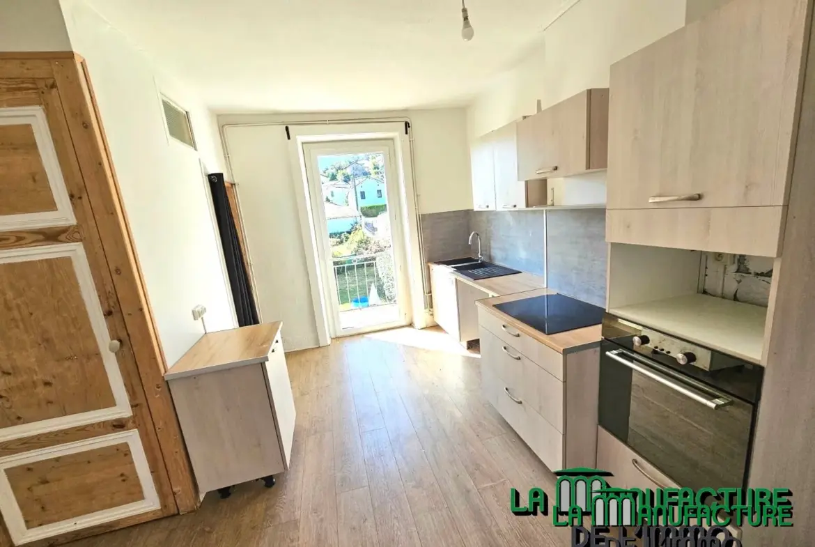 À vendre : Appartement F3 rénové avec balcon à Unieux 