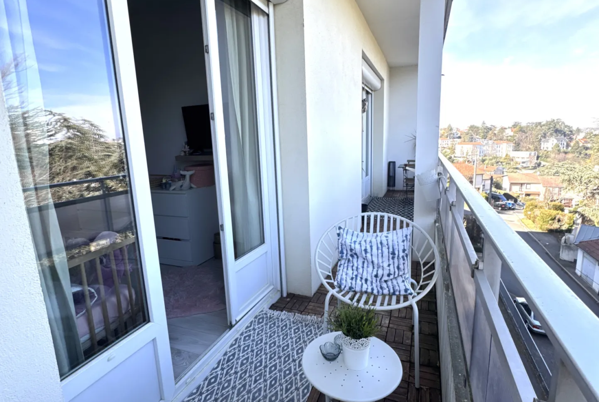 À vendre: Appartement F3 avec balcon à Saint-Étienne Portail Rouge 