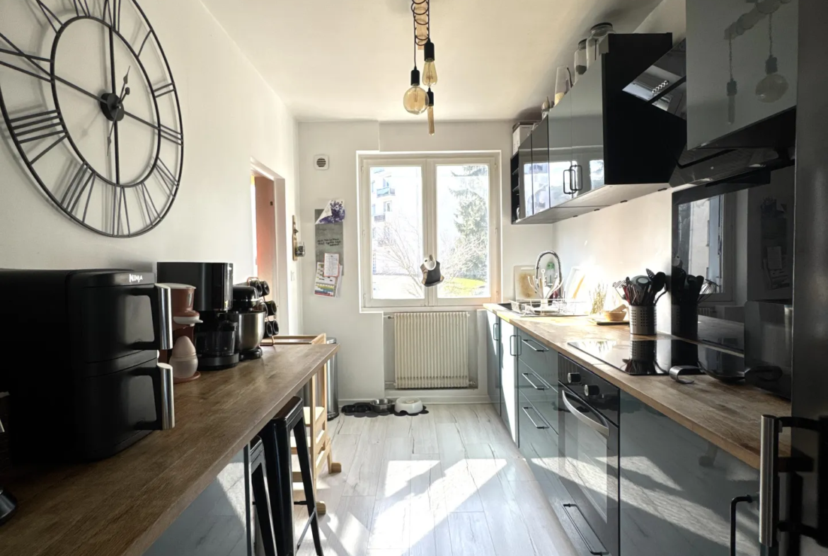 À vendre: Appartement F3 avec balcon à Saint-Étienne Portail Rouge 