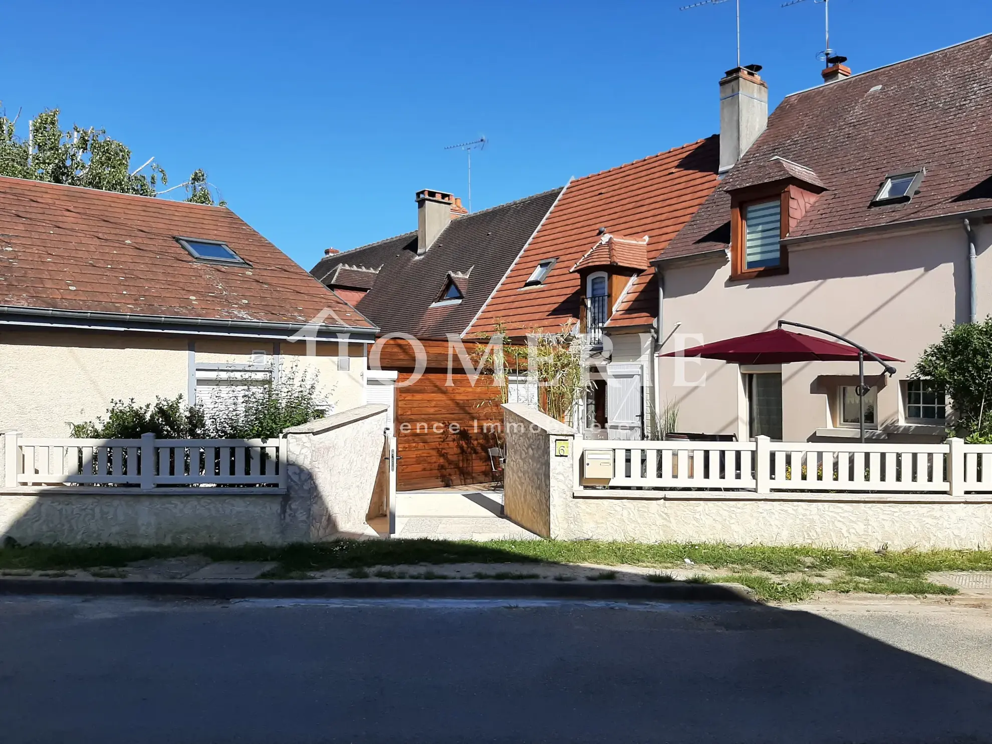 Maison de village entièrement rénovée à Thauvenay - 140 000 € 