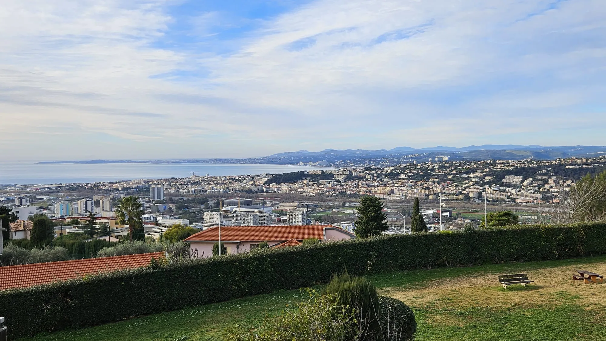 À vendre : Studio lumineux de 30 m² à Nice Ouest avec vue mer 