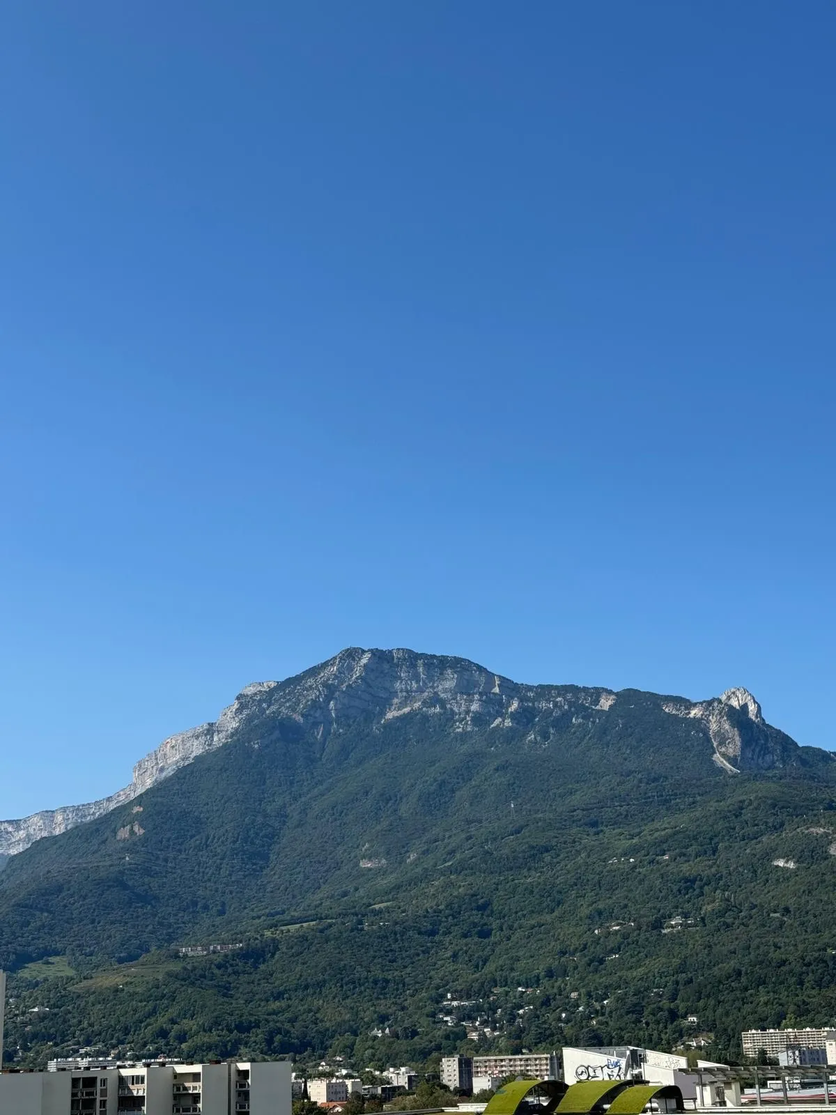 Grange à réhabiliter sur 3 hectares à Ste Bazeille 