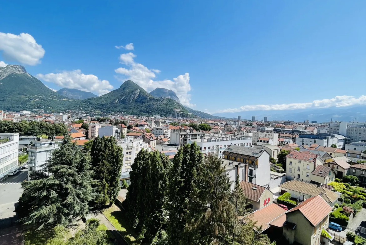 Grange à réhabiliter sur 3 hectares à Ste Bazeille 