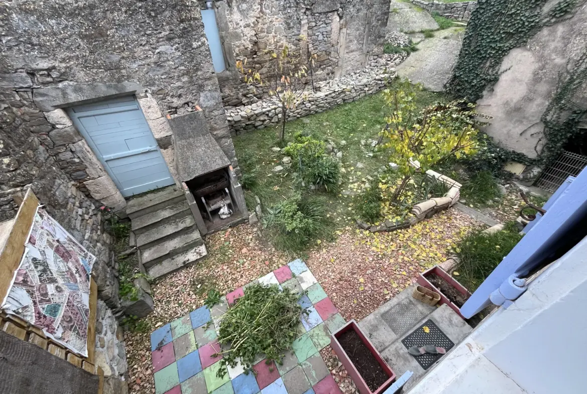 Maison de village avec jardin à Montbrun-Des-Corbières 