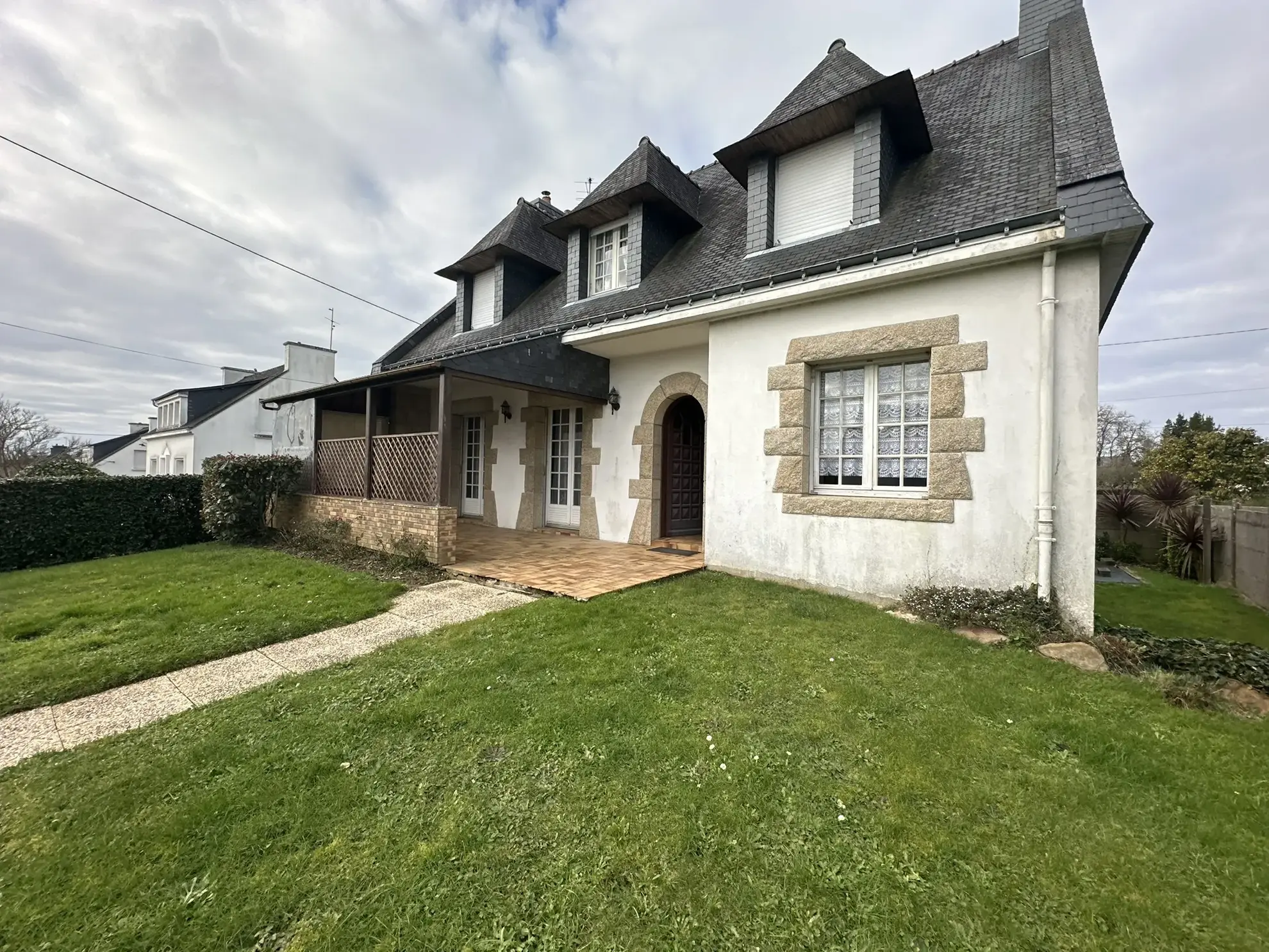 Maison de ville à vendre à Baud - 4 chambres, jardin de 790 m² 