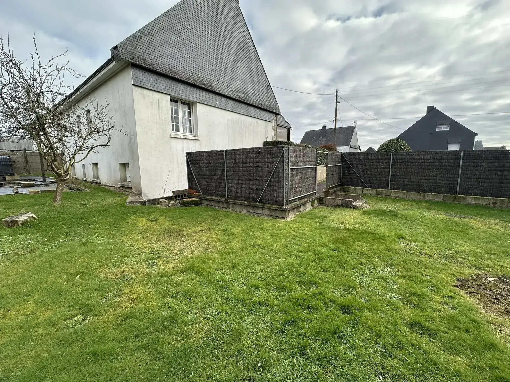 Maison de ville à vendre à Baud - 4 chambres, jardin de 790 m² 