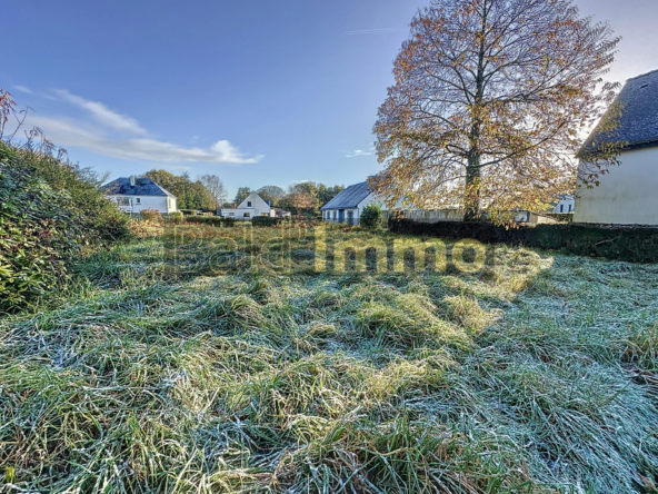 Terrain constructible de 444 m² à Pluméliau, proche du centre-ville