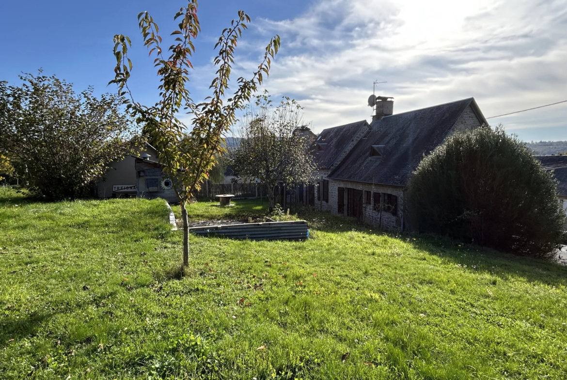 Maison spacieuse à vendre à Treignac en Corrèze 