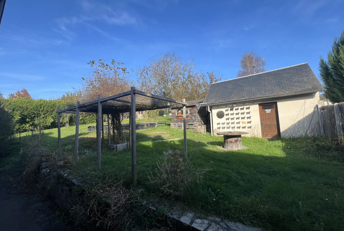 Maison spacieuse à vendre à Treignac en Corrèze 