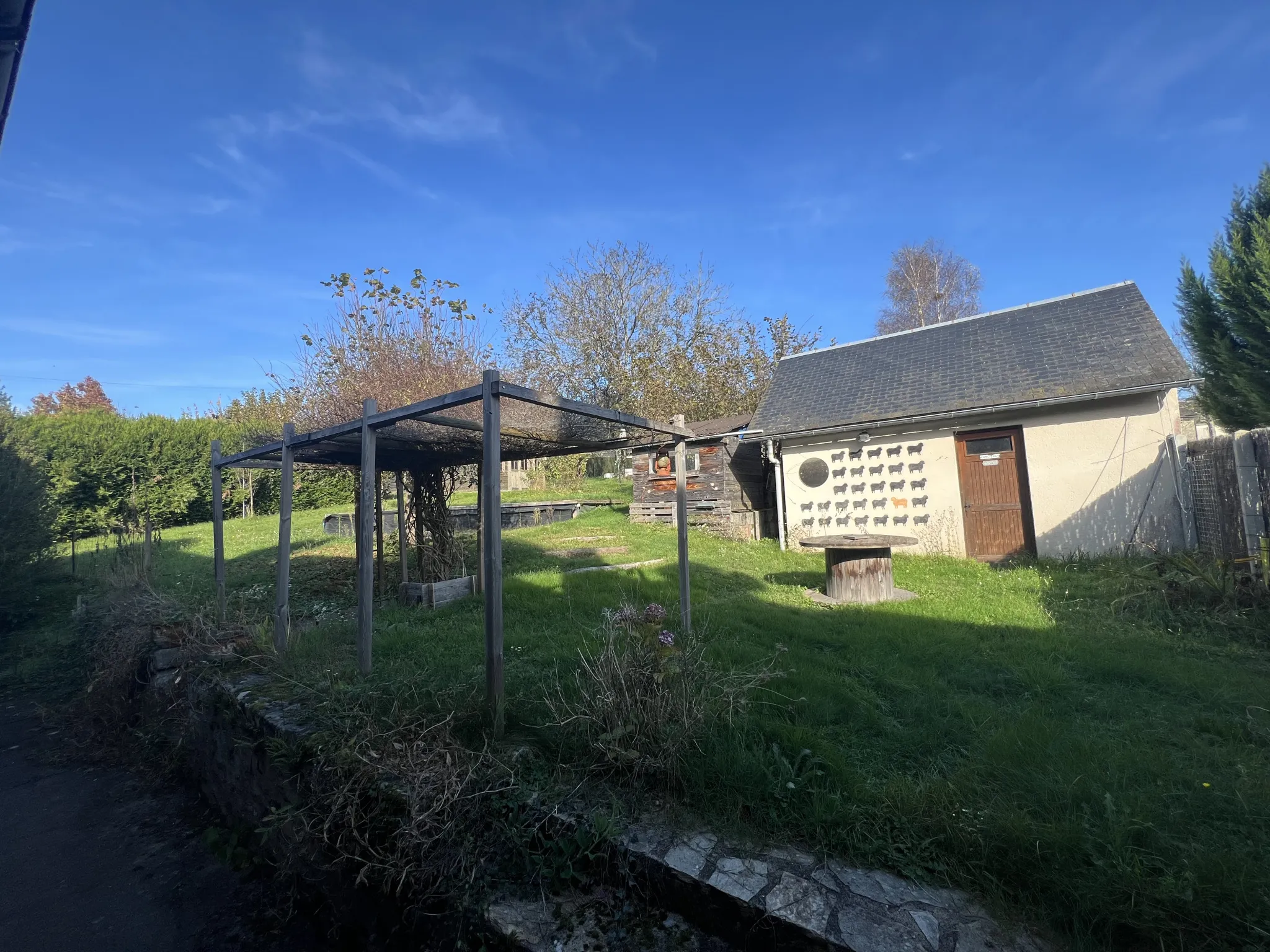 Maison spacieuse à vendre à Treignac en Corrèze 