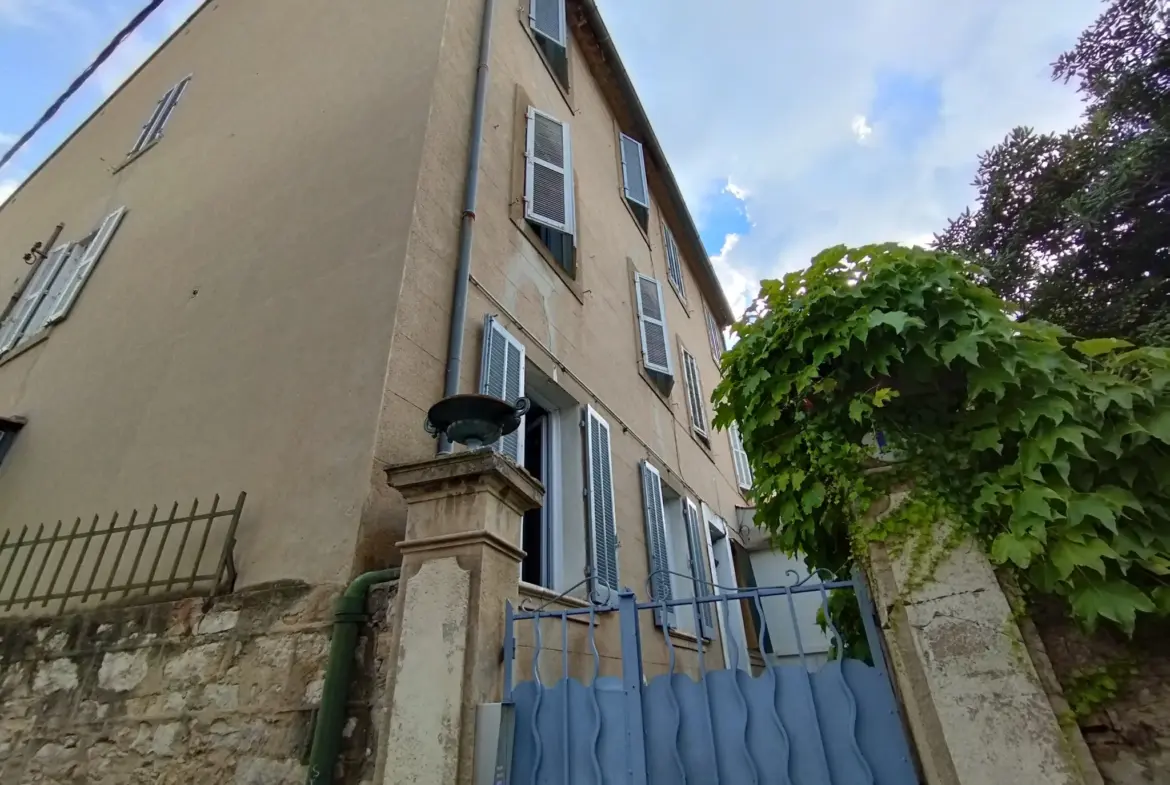 Appartement T3 rénové avec jardin à Toulon EST 