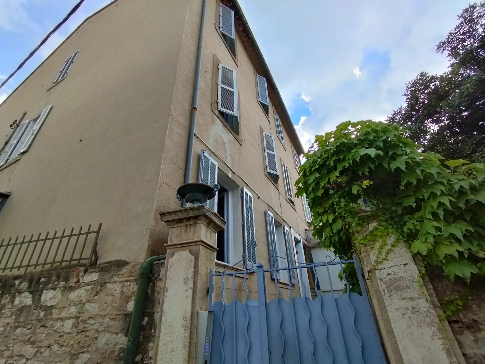 Appartement T3 rénové avec jardin à Toulon EST 