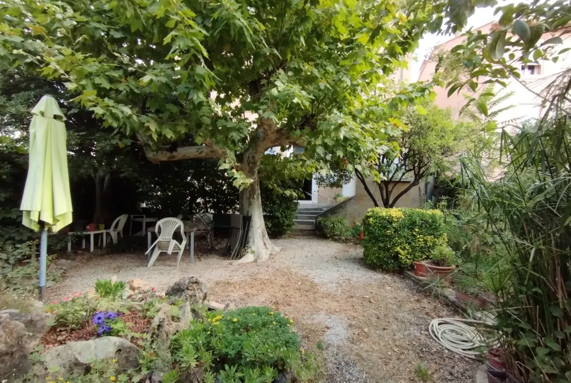 Appartement T3 rénové avec jardin à Toulon EST 