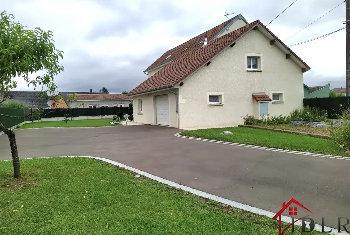 Maison spacieuse avec jardin à Lure - 4 chambres 