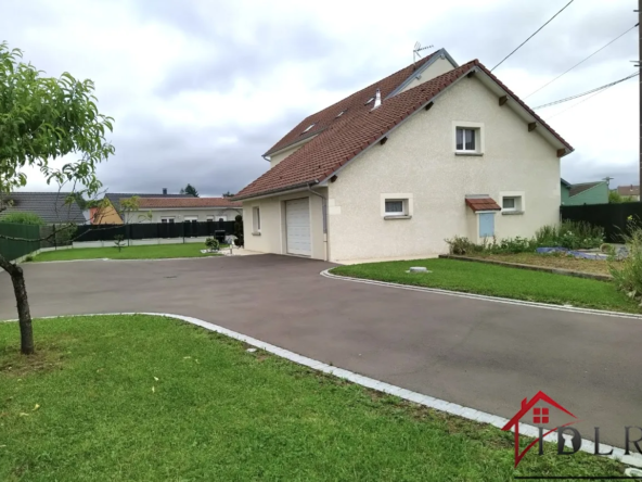 Maison spacieuse avec jardin à Lure - 4 chambres