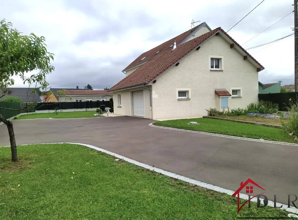 Maison spacieuse avec jardin à Lure - 4 chambres 