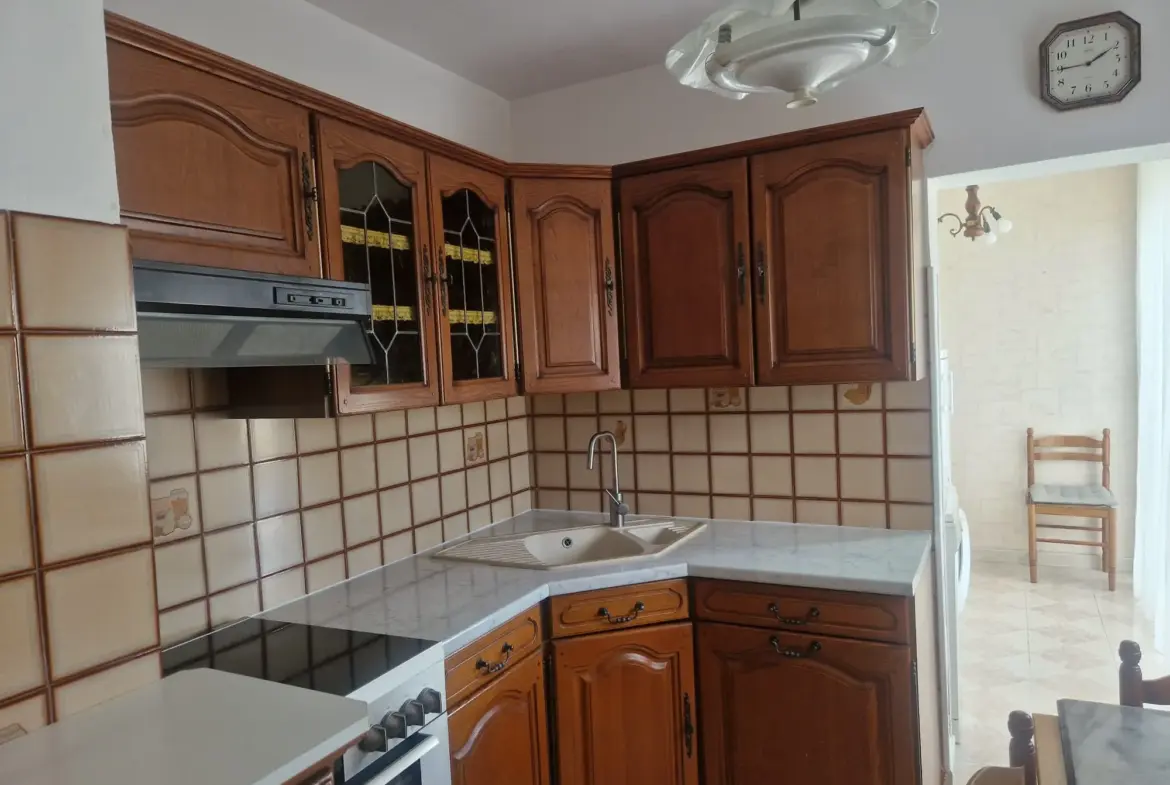 Appartement T4 de 70 m² à vendre à Marignane, proche écoles et commerces 