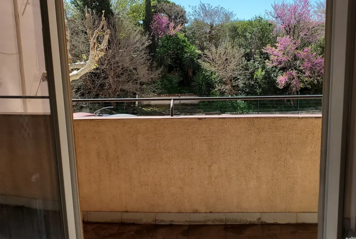 Vente d'un appartement T2 avec balcon à Marseille 