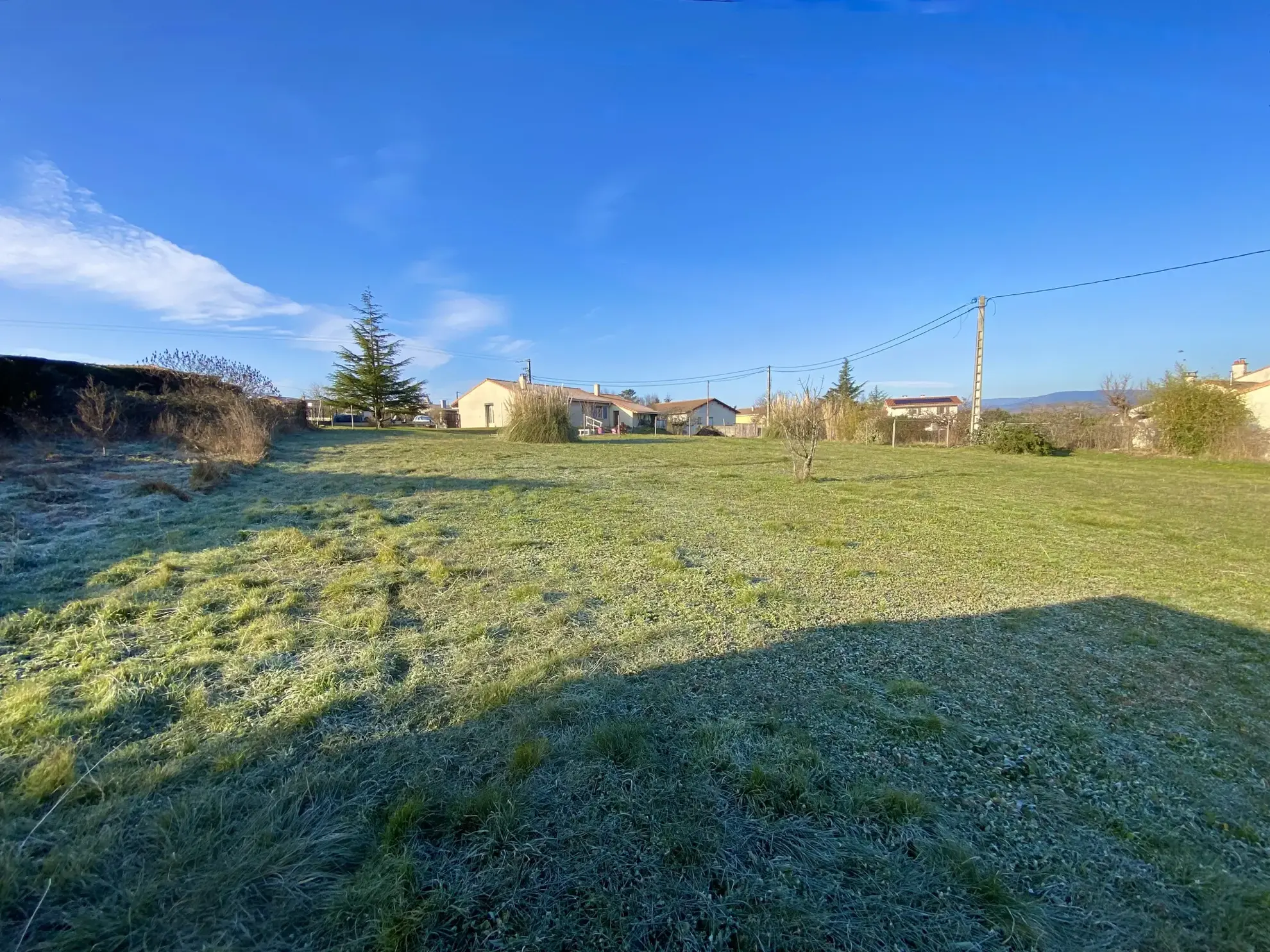 Terrain plat de 700 m2 à vendre à Saint-Cyr pour 85 000 € 