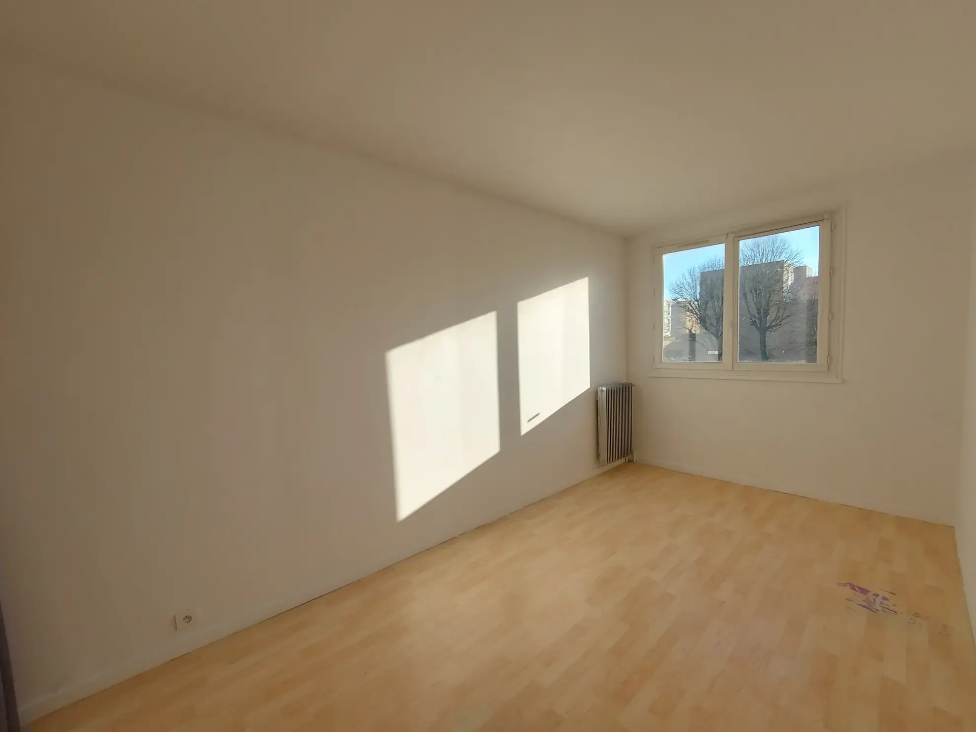 Appartement 4 pièces en duplex à vendre à Maurepas 