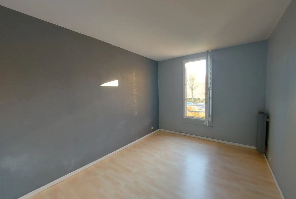 Appartement 4 pièces en duplex à vendre à Maurepas 