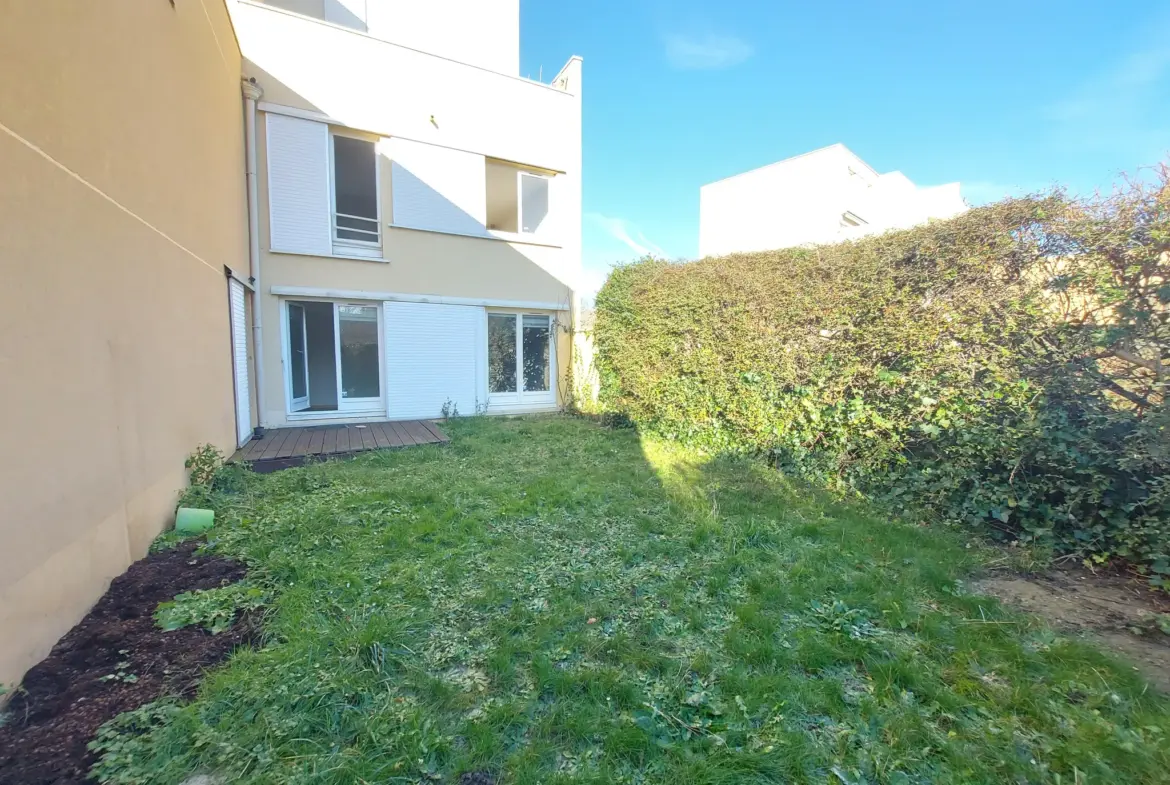 Appartement 4 pièces en duplex à vendre à Maurepas 