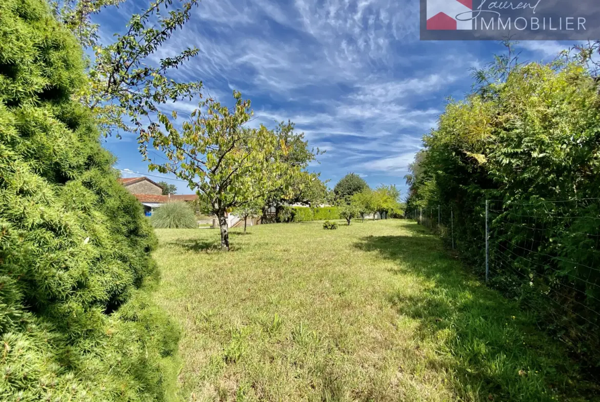 Grande maison à Sermoyer avec jardin et dépendances 