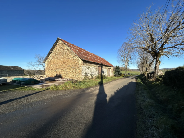 Grange à Réhabiliter à Saint Salvadour en Corrèze avec Vue Dégagée