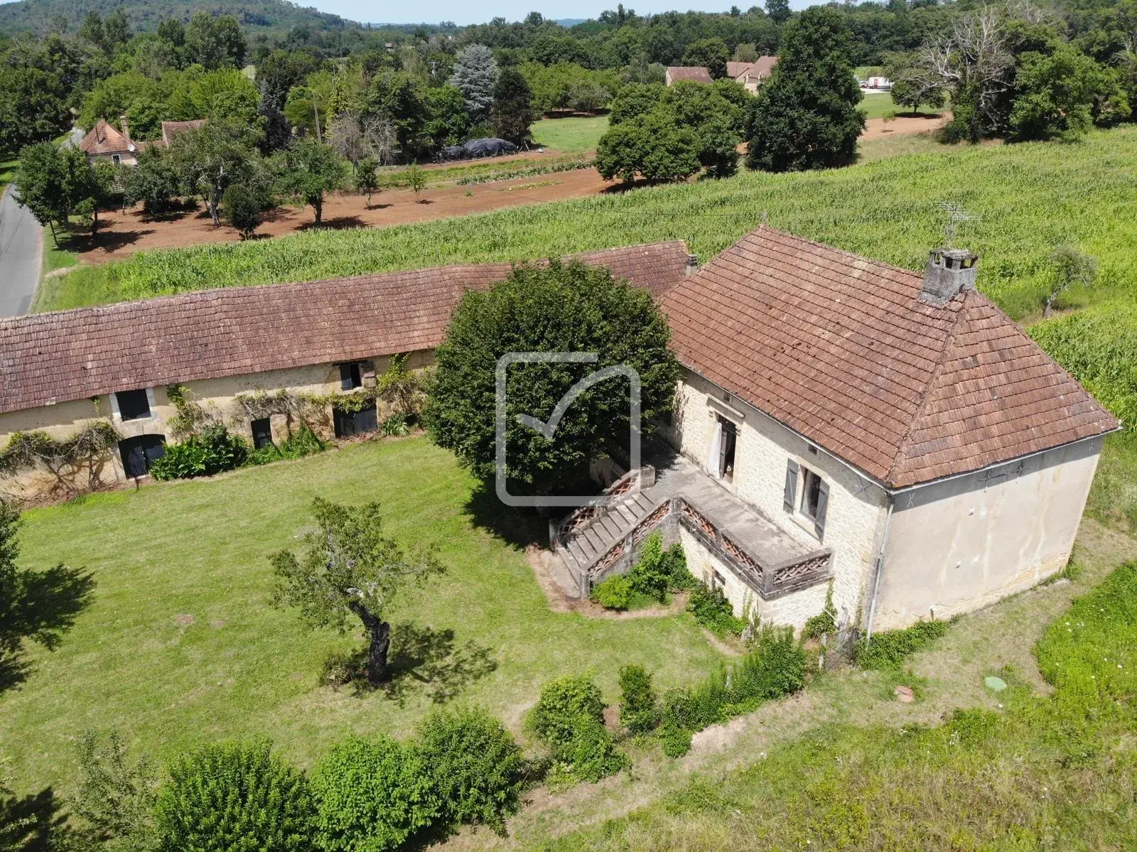 Corps de ferme à vendre près de Gourdon 