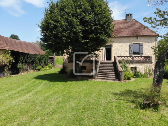 Corps de ferme à vendre à Masclat - 2,2 hectares avec maison rénovée