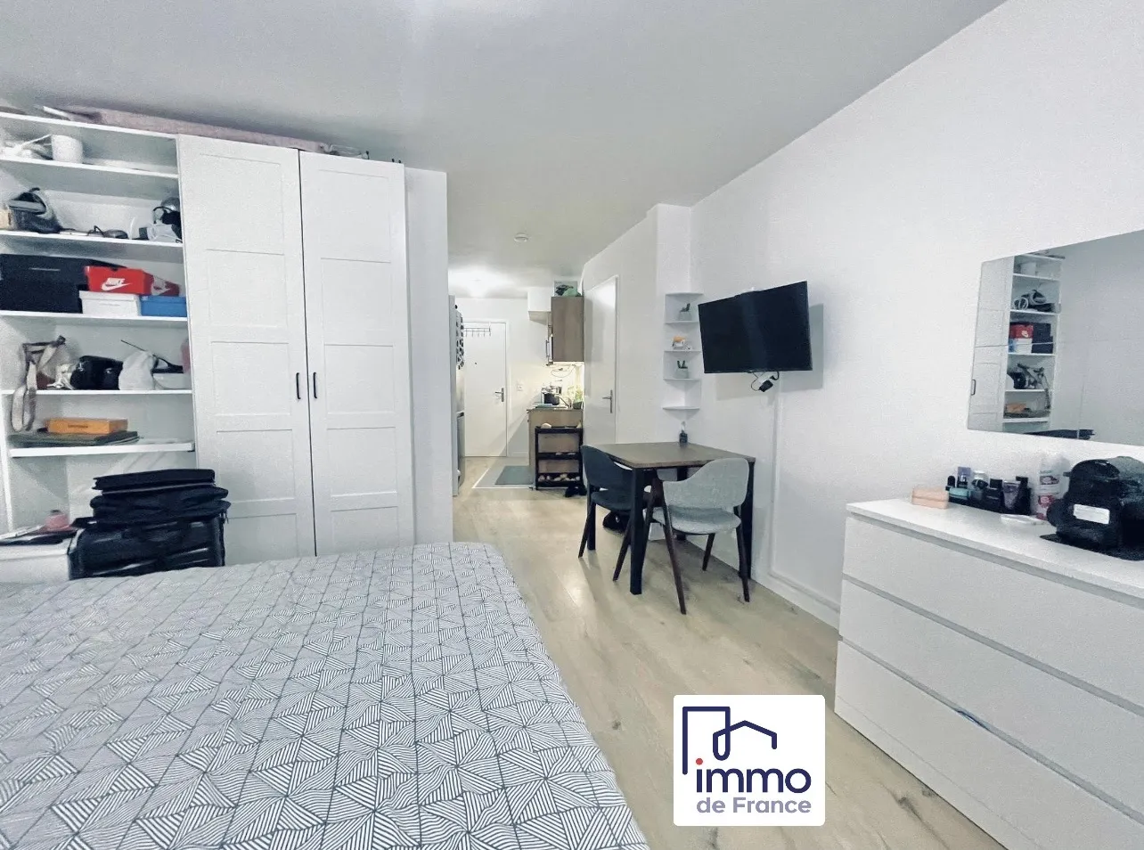 À vendre : Studio 29,01 m² près de la gare au Blanc-Mesnil 