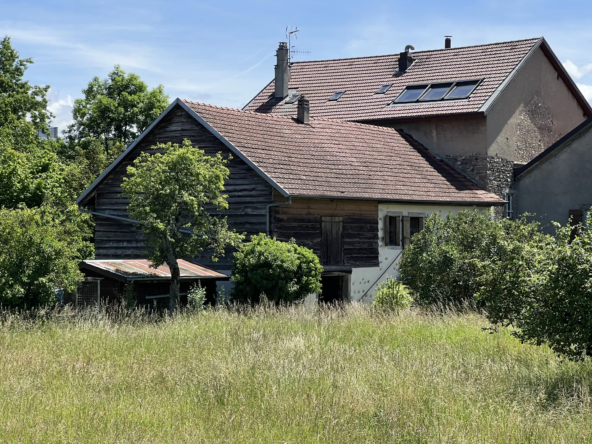 Ferme à rénover de 200 m² à vendre à VETRAZ-MONTHOUX pour 299 000 €