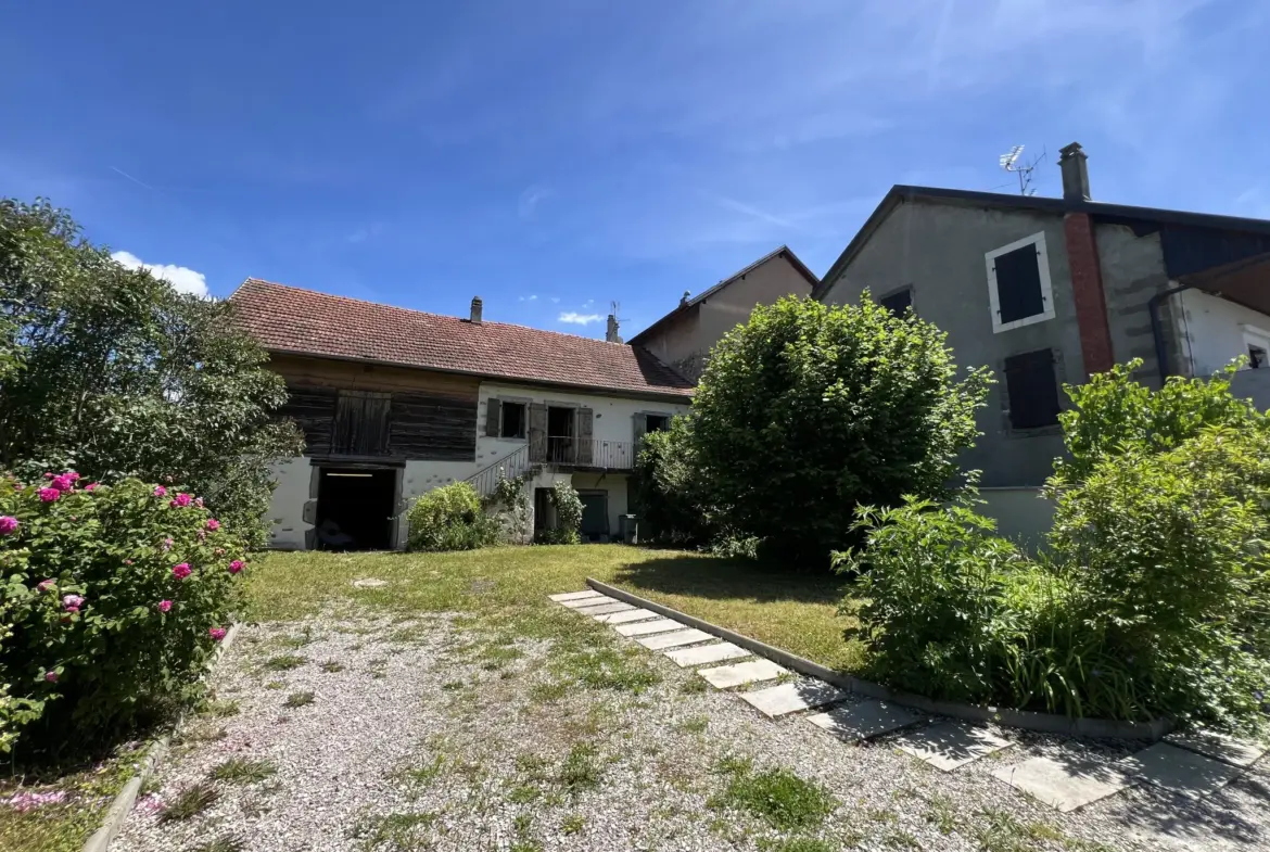 Ferme à rénover de 200 m² à vendre à VETRAZ-MONTHOUX pour 299 000 € 