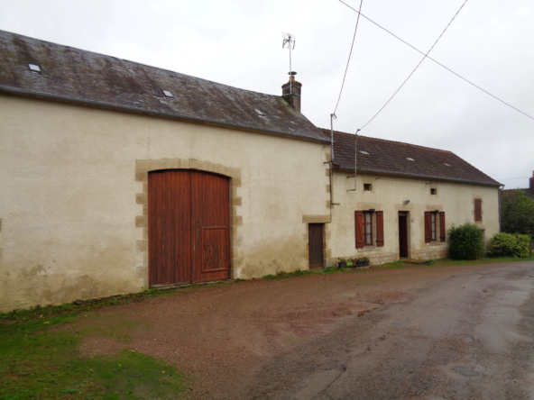 Longère de campagne avec dépendances à Saint Benin d'Azy