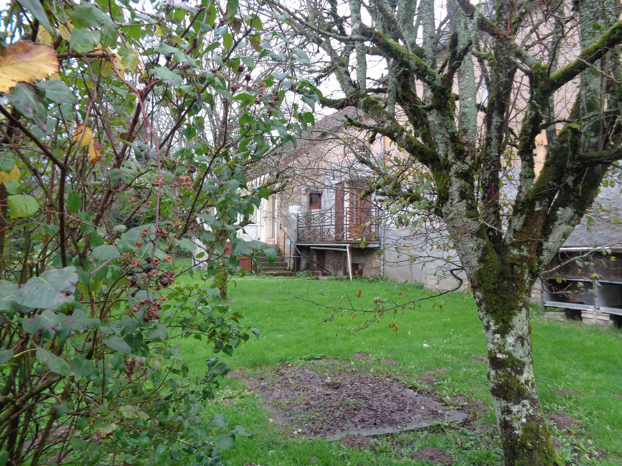 Longère de campagne avec dépendances à Saint Benin d'Azy 