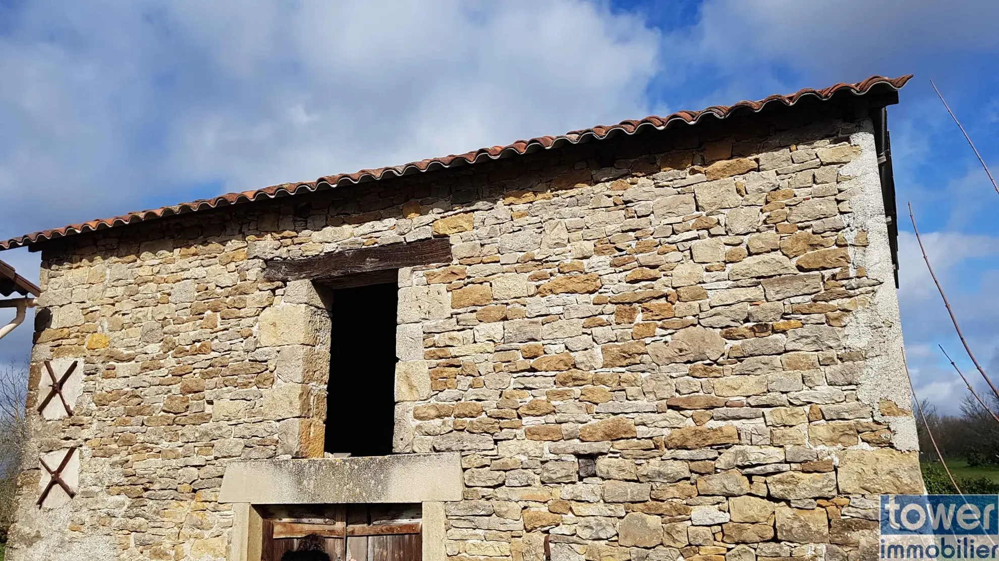 Vente de 2 Charmantes Granges à Savignac 