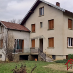 Maison mitoyenne T5 avec garage et jardin à Voiteur