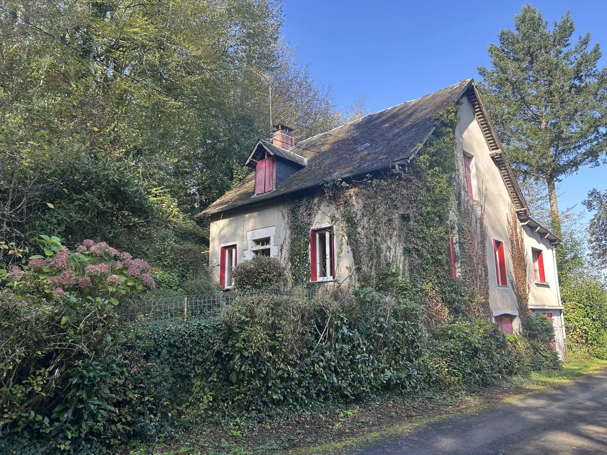 Maison à Saint Salvadour en Corrèze à rénover 