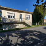 Maison à Meschers sur Gironde avec 2 logements et jardin