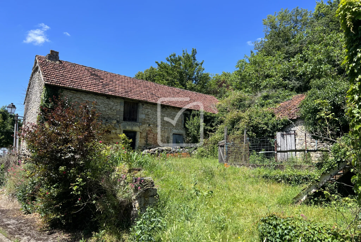 Maison de charme 245 m² avec dépendances à La Cassagne 