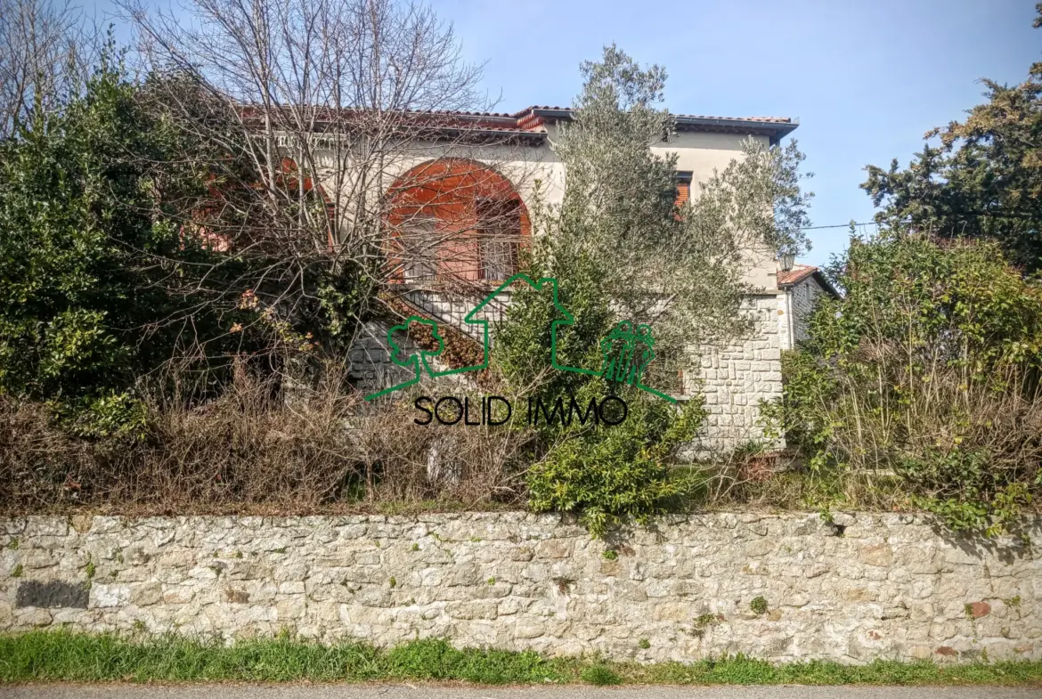 Grande maison familiale avec appartement indépendant à Saint-Paul-le-Jeune 