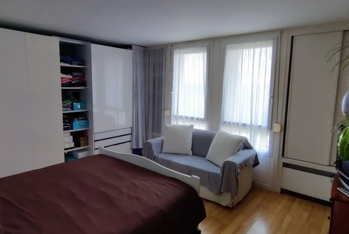 Appartement 5 pièces lumineux de 113.45 m² avec balcon à Elancourt 