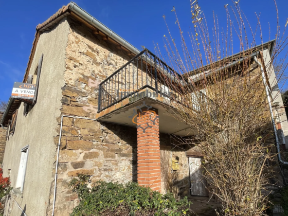 Vente maison en pierres à Broquiès avec terrasses et grand terrain