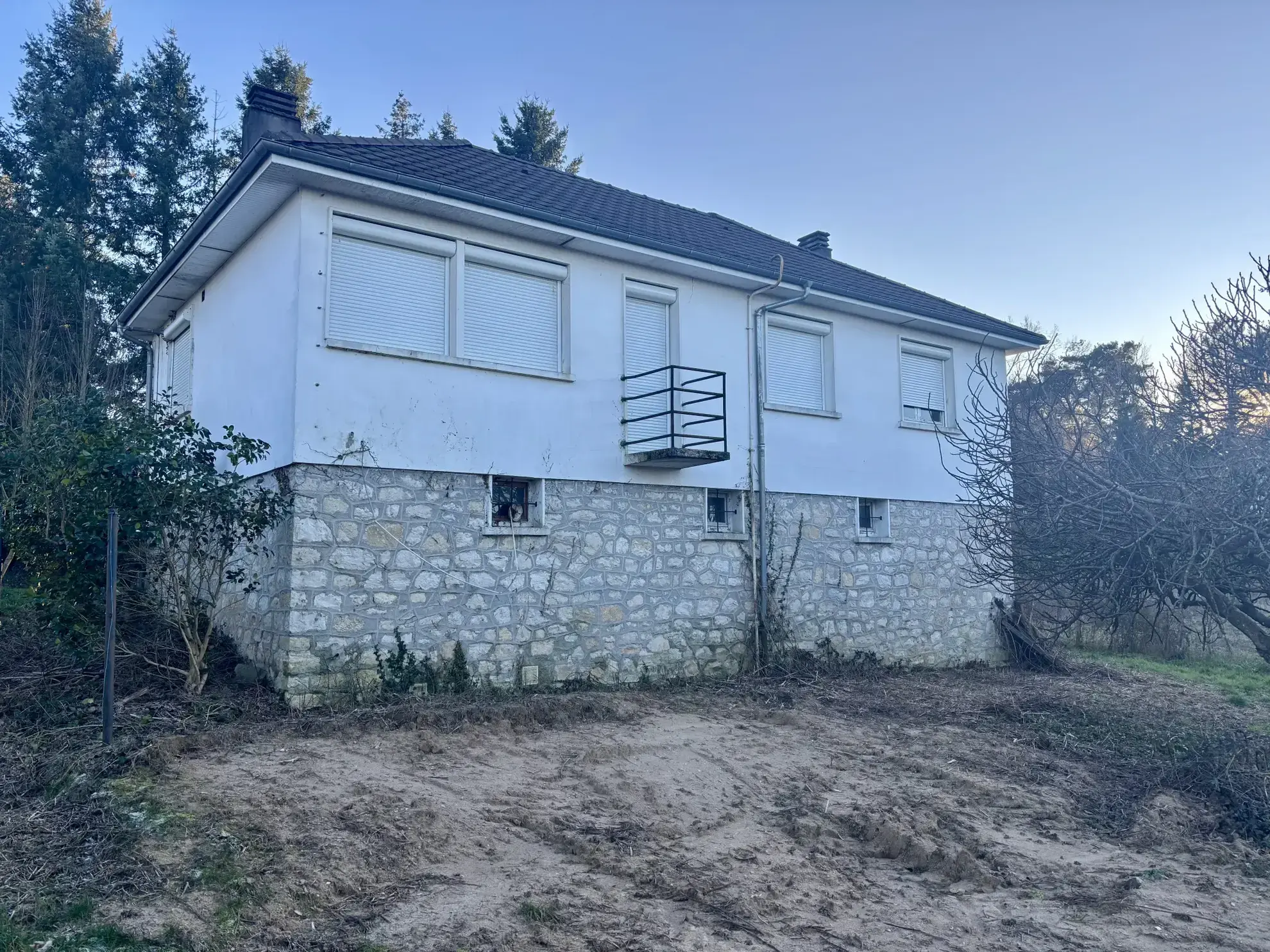 Maison à rénover à Ussac - Accès rapide à Brive 