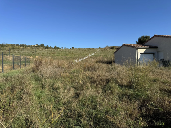 Terrain à bâtir viabilisé à Limoux de 392 m²